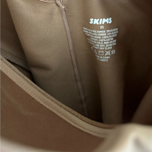 Skims Body Underwire Bodysuit - Picture 4 of 4